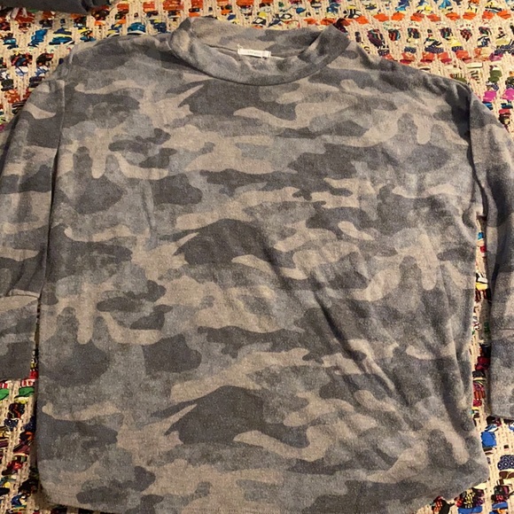 Cherish Grey Army Sweater - Picture 1 of 3